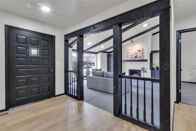 9116 Lansbrook Lane, Oklahoma City, OK 73132