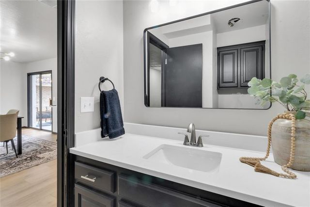 9116 Lansbrook Lane, Oklahoma City, OK 73132