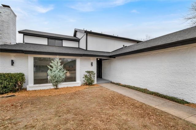 9116 Lansbrook Lane, Oklahoma City, OK 73132