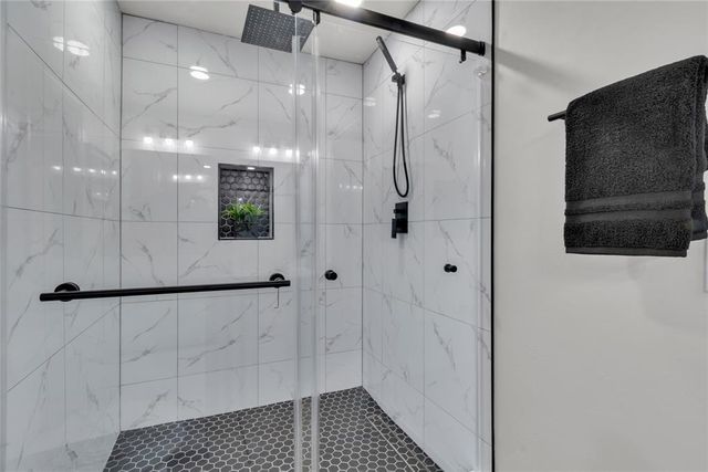 9116 Lansbrook Lane, Oklahoma City, OK 73132