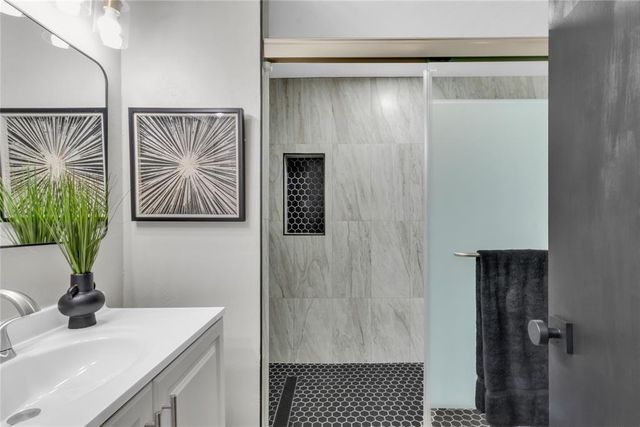 9116 Lansbrook Lane, Oklahoma City, OK 73132