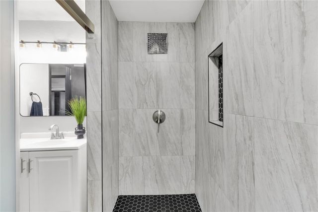 9116 Lansbrook Lane, Oklahoma City, OK 73132