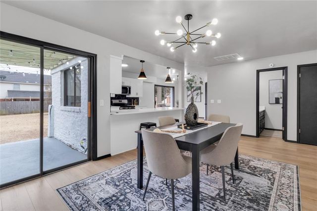 9116 Lansbrook Lane, Oklahoma City, OK 73132