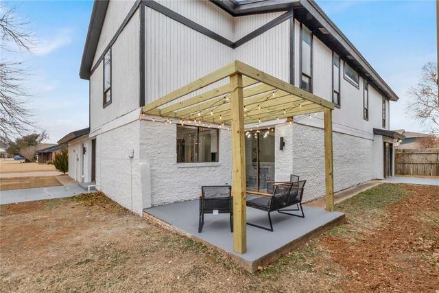 9116 Lansbrook Lane, Oklahoma City, OK 73132