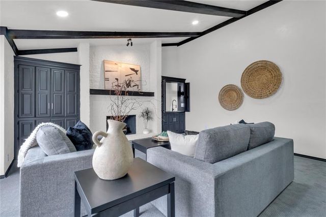 9116 Lansbrook Lane, Oklahoma City, OK 73132