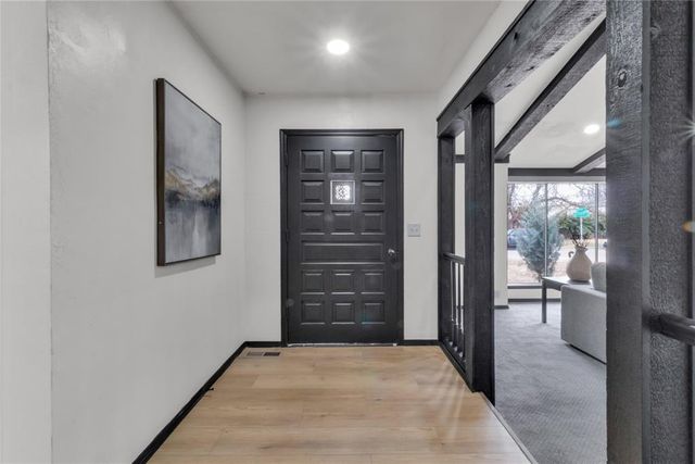 9116 Lansbrook Lane, Oklahoma City, OK 73132