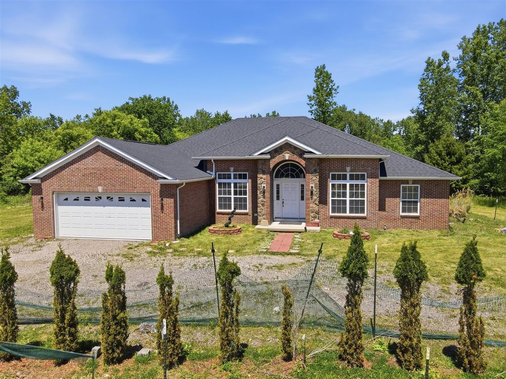 32200 Ecorse Road, Romulus, MI 48174