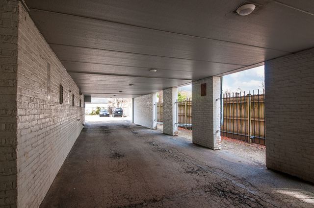 914 N Austin Boulevard C-9, Oak Park, IL 60302