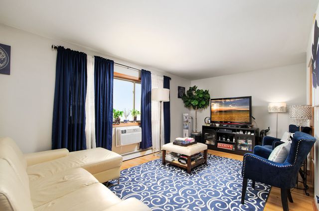 914 N Austin Boulevard C-9, Oak Park, IL 60302