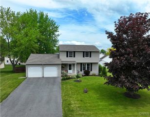 8527 Grandview Drive, Cicero, NY 13039