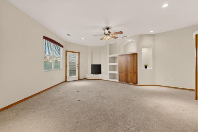 8223 Grape Arbor Court NE, Albuquerque, NM 87122