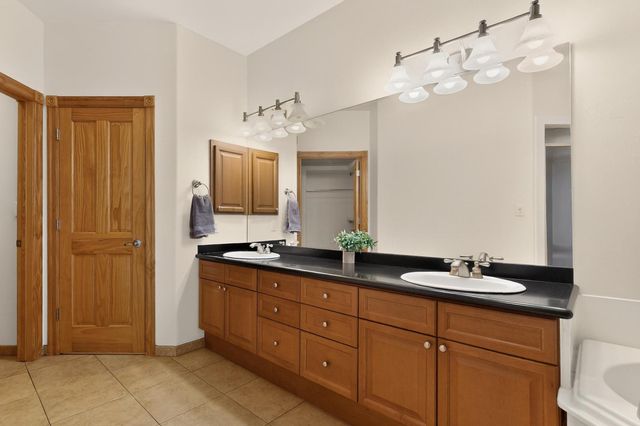 8223 Grape Arbor Court NE, Albuquerque, NM 87122