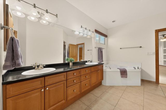 8223 Grape Arbor Court NE, Albuquerque, NM 87122