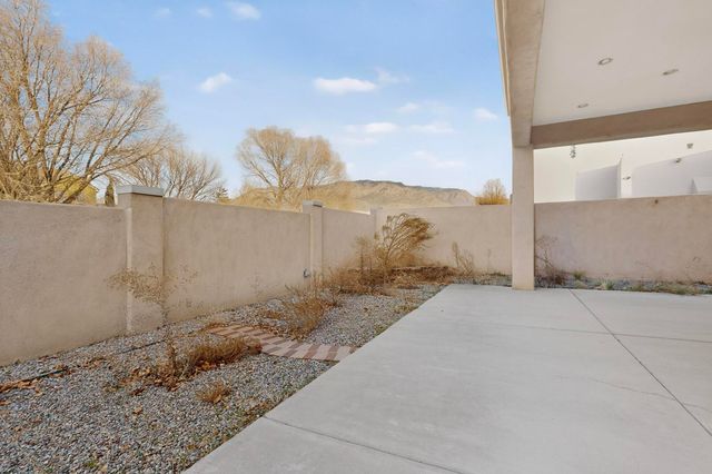 8223 Grape Arbor Court NE, Albuquerque, NM 87122