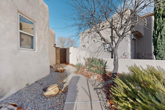 8223 Grape Arbor Court NE, Albuquerque, NM 87122