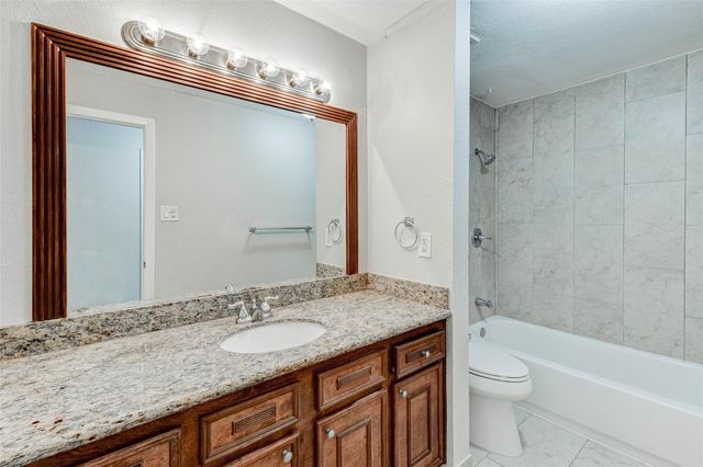 2001 Bering Drive H1, Houston, TX 77057