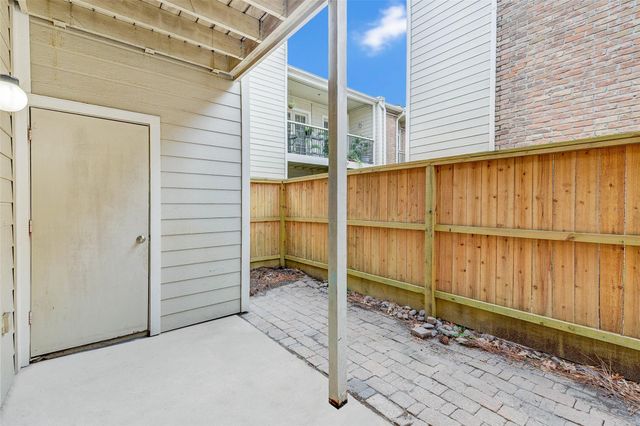 2001 Bering Drive H1, Houston, TX 77057