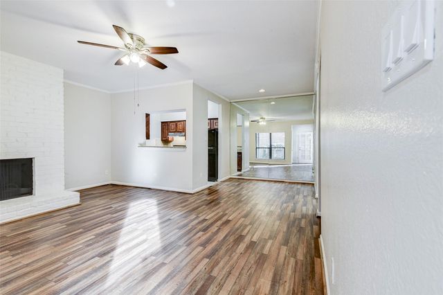 2001 Bering Drive H1, Houston, TX 77057