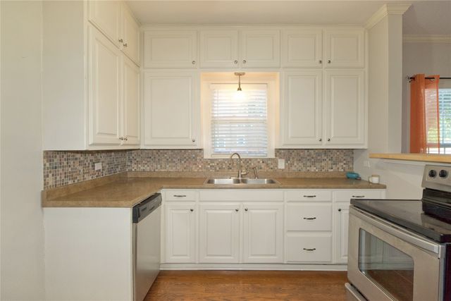 613 N Main Street, Muenster, TX 76252