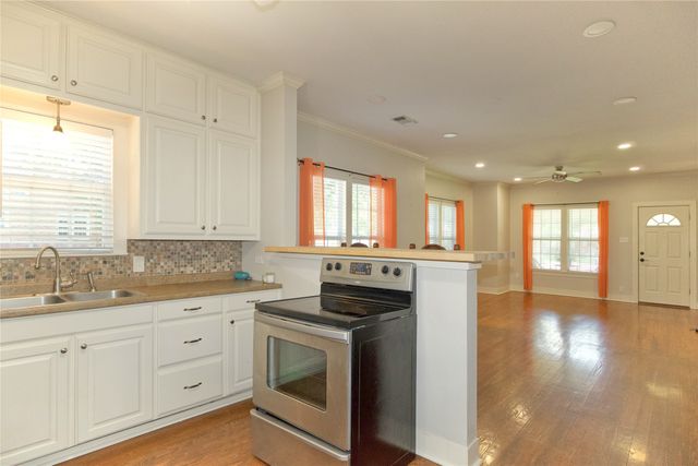 613 N Main Street, Muenster, TX 76252