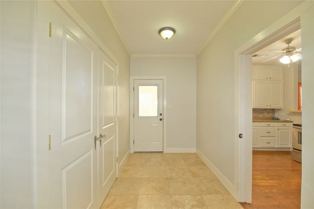 613 N Main Street, Muenster, TX 76252