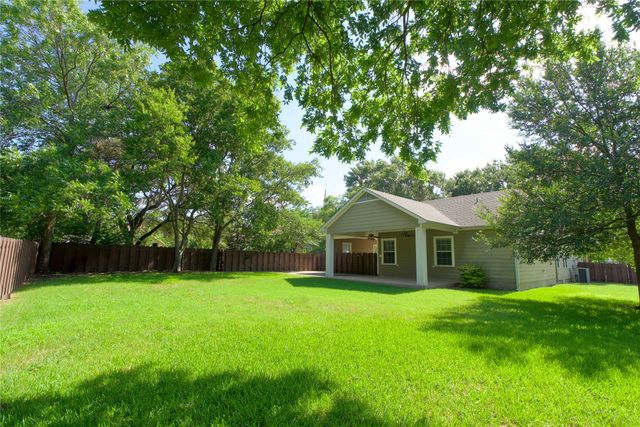 613 N Main Street, Muenster, TX 76252