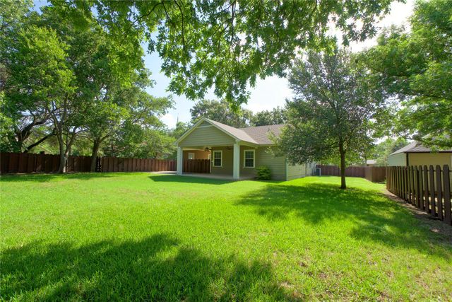 613 N Main Street, Muenster, TX 76252