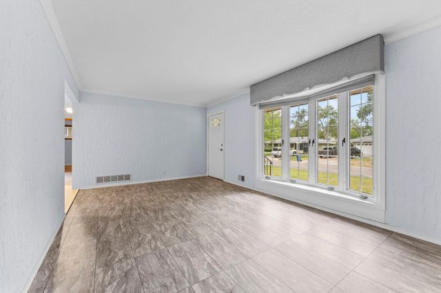 3907 Lakewood Avenue, White Bear Lake, MN 55110