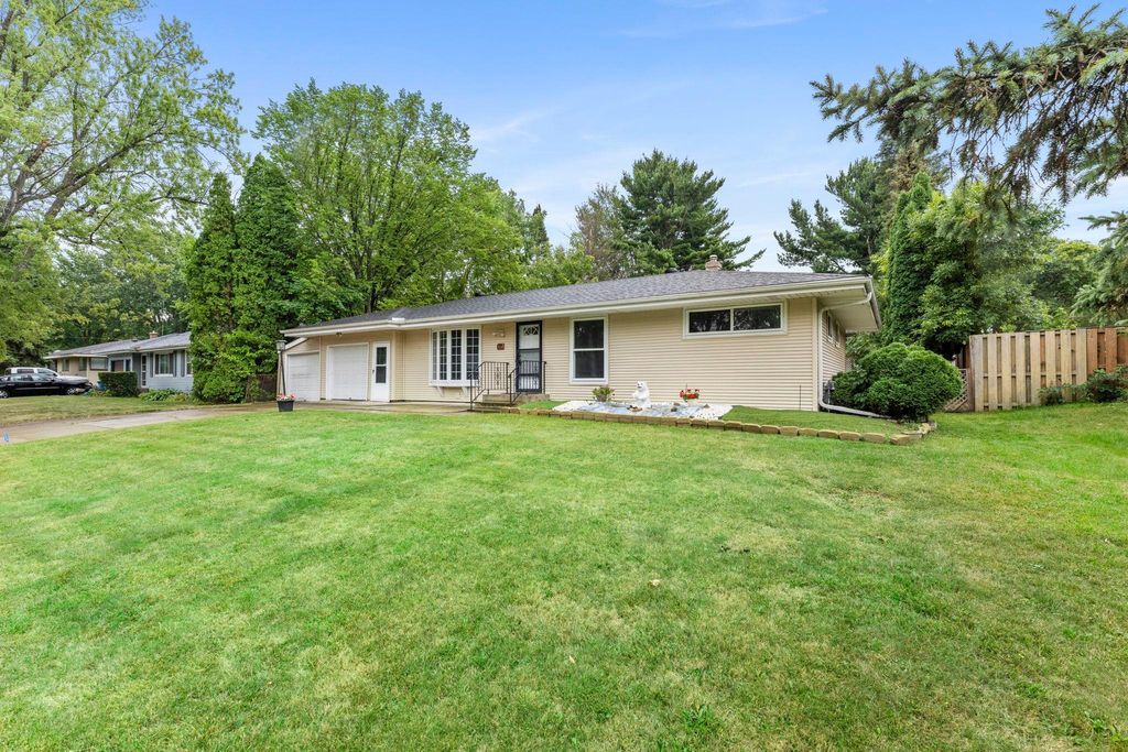 3907 Lakewood Avenue, White Bear Lake, MN 55110 — photo 2