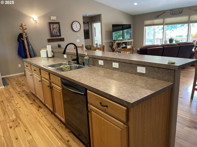 270 Nw BULLDOG Dr, Stevenson, WA 98648