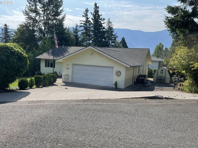 270 Nw BULLDOG Dr, Stevenson, WA 98648