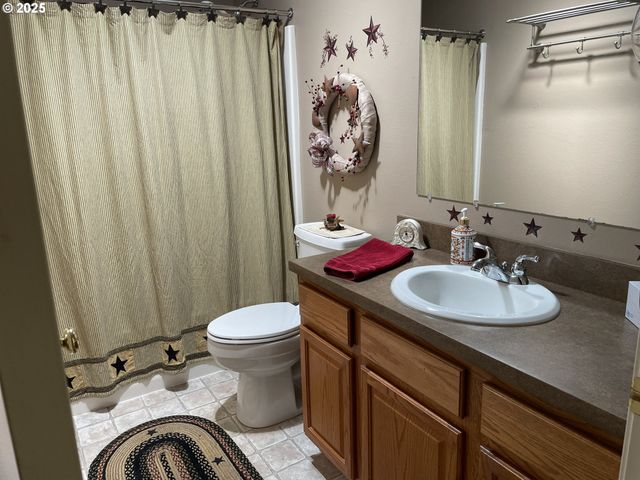 270 Nw BULLDOG Dr, Stevenson, WA 98648