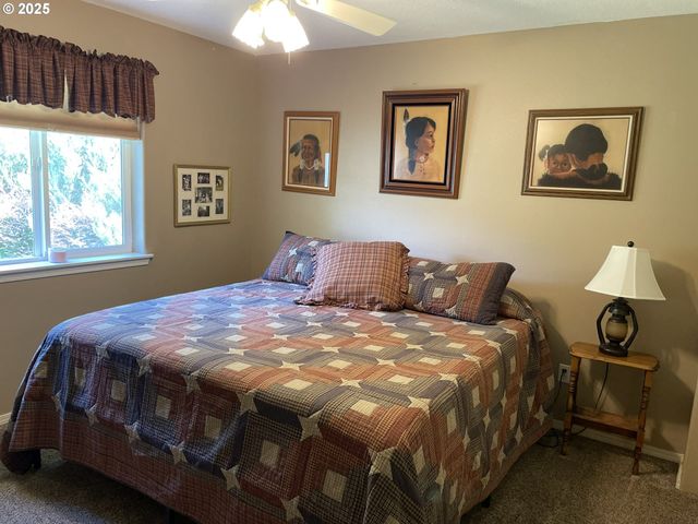 270 Nw BULLDOG Dr, Stevenson, WA 98648