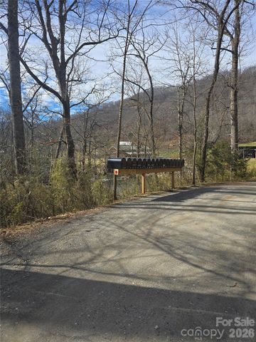 32 Black Mountain Road, Cullowhee, NC 28723