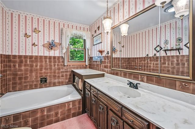 2717 Niles Vienna Road, Niles, OH 44446