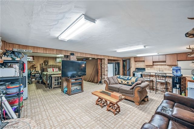 2717 Niles Vienna Road, Niles, OH 44446