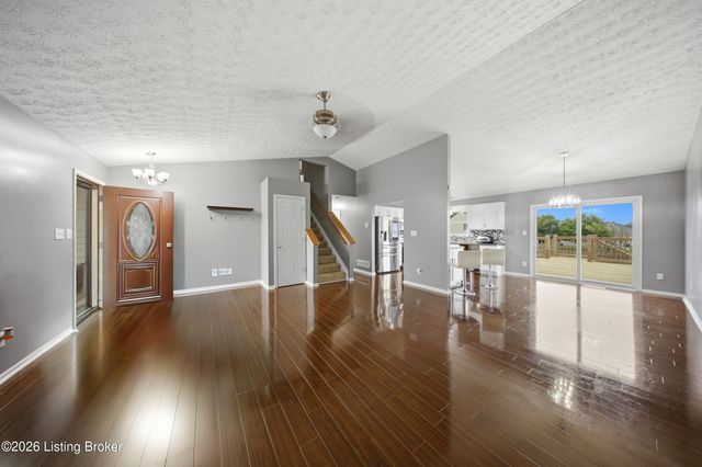 5111 Arbor Oak Ct, Louisville, KY 40229