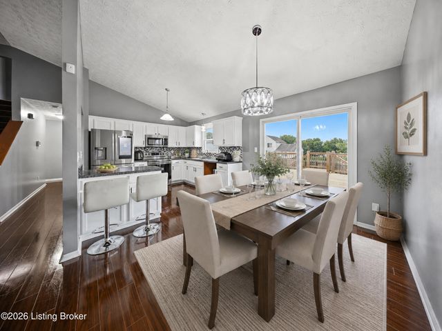 5111 Arbor Oak Ct, Louisville, KY 40229