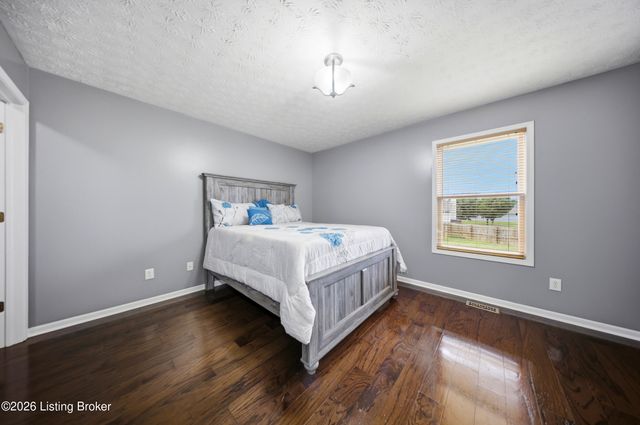 5111 Arbor Oak Ct, Louisville, KY 40229