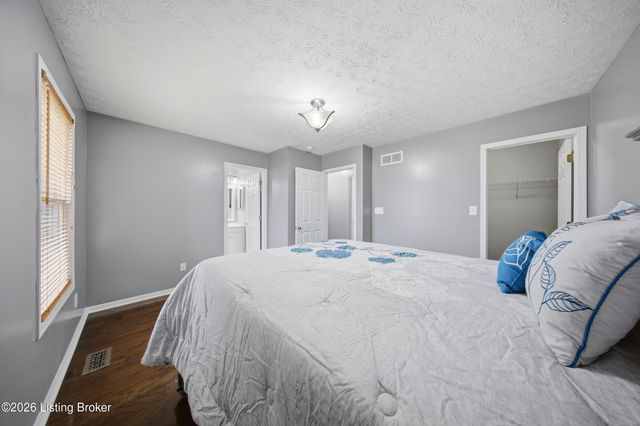 5111 Arbor Oak Ct, Louisville, KY 40229