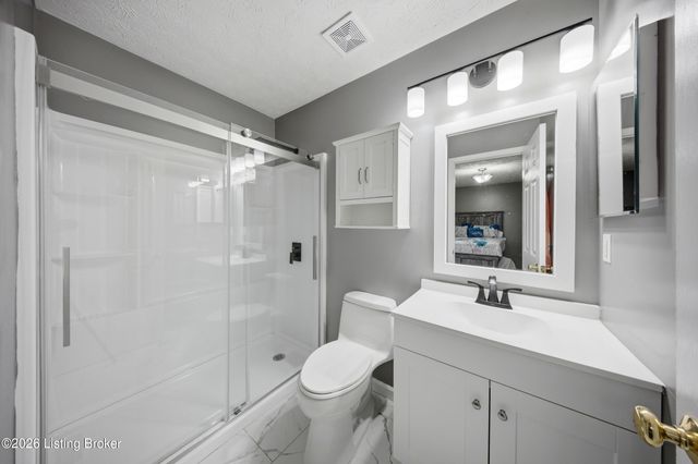 5111 Arbor Oak Ct, Louisville, KY 40229