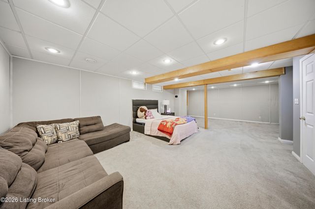5111 Arbor Oak Ct, Louisville, KY 40229