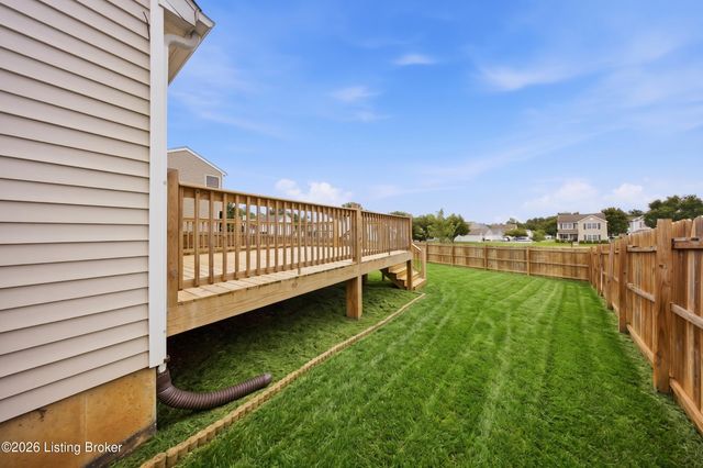 5111 Arbor Oak Ct, Louisville, KY 40229