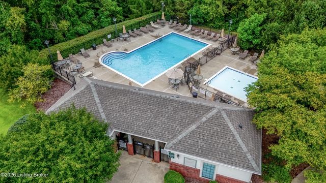5111 Arbor Oak Ct, Louisville, KY 40229