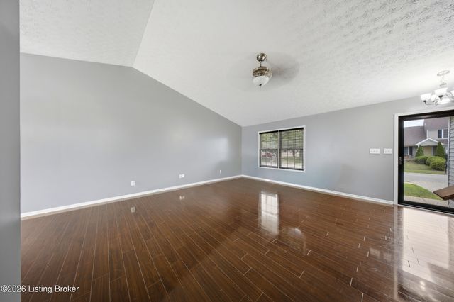 5111 Arbor Oak Ct, Louisville, KY 40229