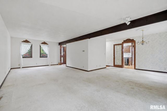 721 W DEERBROOK Drive, Peoria, IL 61615