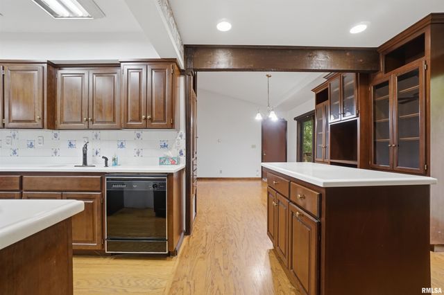 721 W DEERBROOK Drive, Peoria, IL 61615