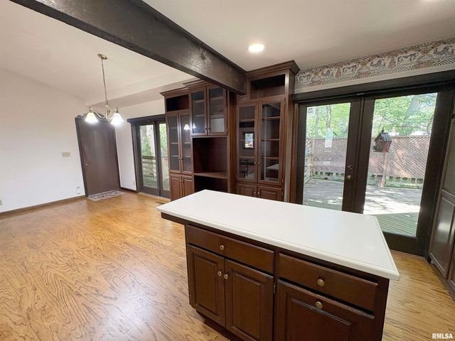 721 W DEERBROOK Drive, Peoria, IL 61615