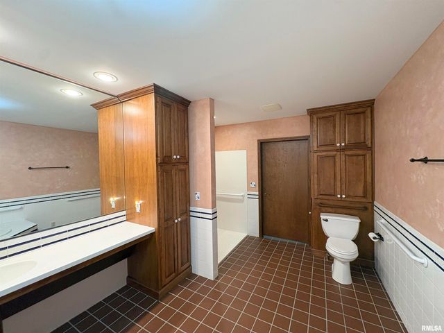 721 W DEERBROOK Drive, Peoria, IL 61615