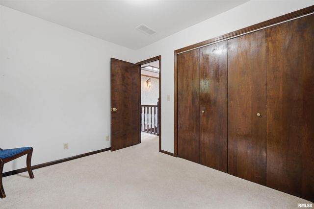 721 W DEERBROOK Drive, Peoria, IL 61615